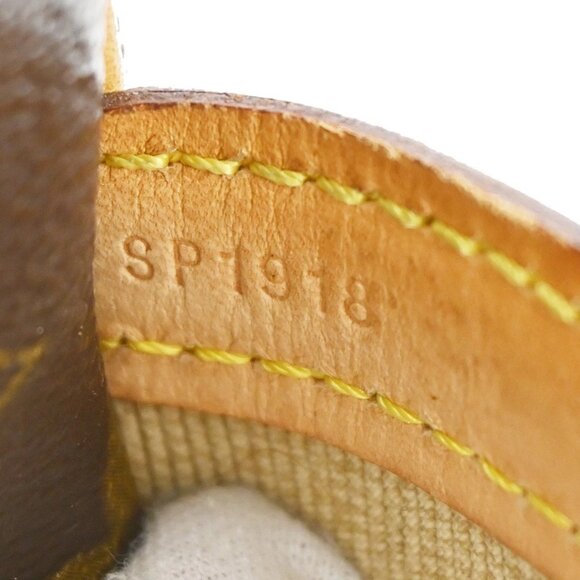 LOUIS VUITTON Reporter PM Crossbody Shoulder Bag Monogram Leather - Picture 9 of 14